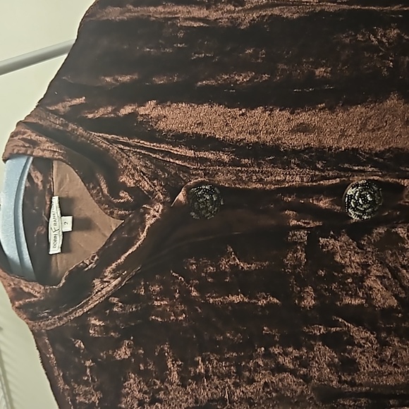 Outstanding Unique Velvet Long Designer Coat - Picture 7 of 14